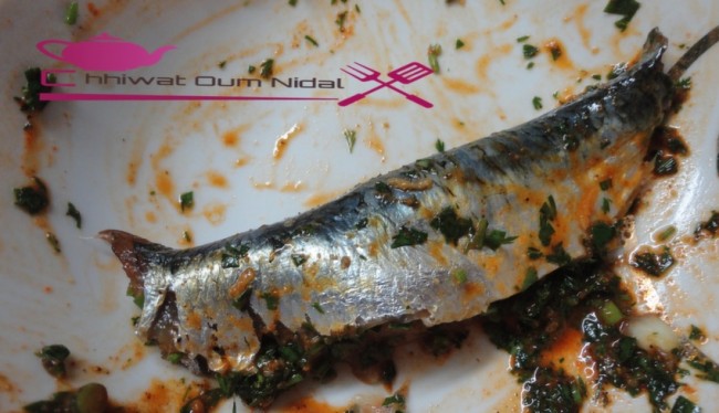 sardine au persil à la vapeur, chhiwate, cuisine marocaine, cuisine oum nidal, cuisineoumnidal, friture sardine, om nidal, plats poisson, poisson, recette, أطباق السمك, أم نضال, ام نضال, سردين مبخر بالمعدنوس, سمك السردين مقلي, شهيوات, شهيوات مغربية, مطبخ أم نضال, وصفة