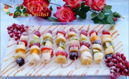 Brochettes fruits (فواكه بتقديم جميل)